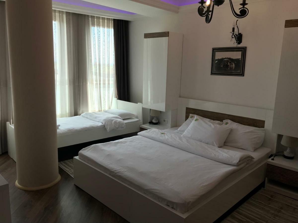 Apollonia Otel Gjakova Dış mekan fotoğraf